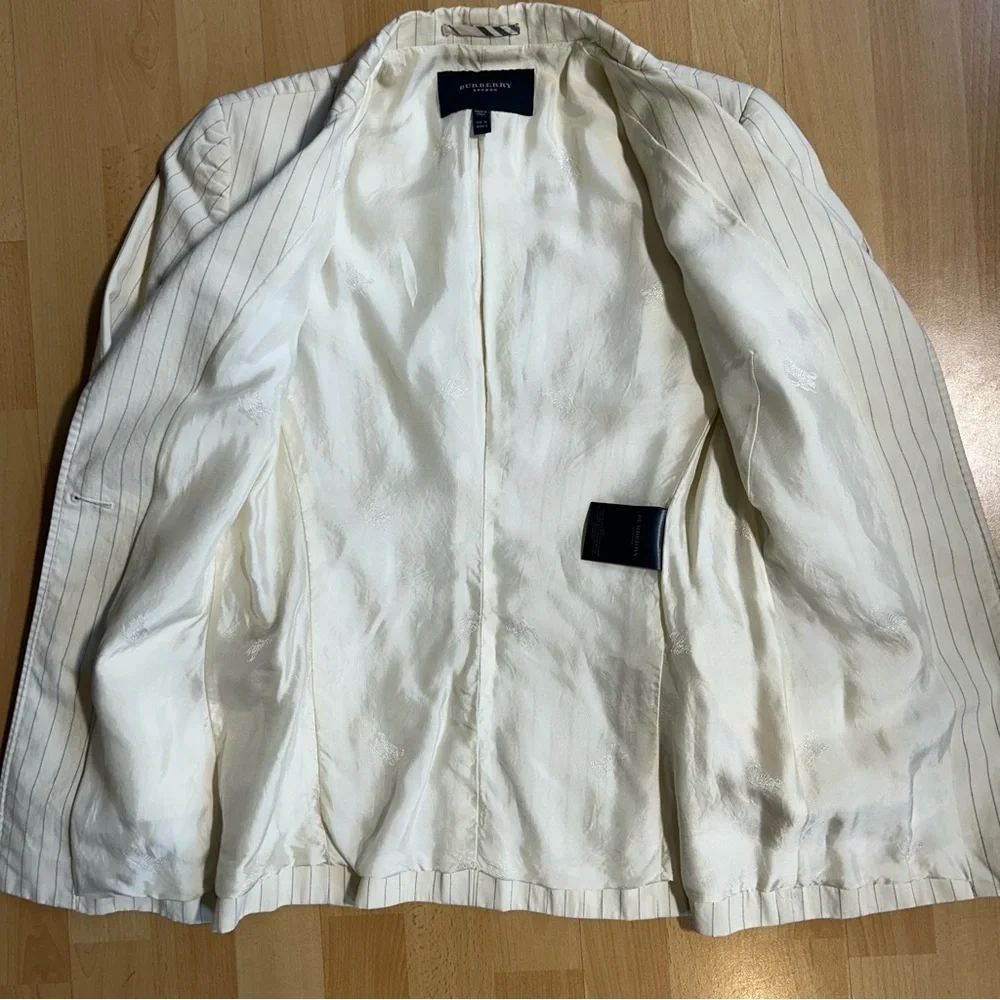 Burberry Cream and Blue Pinstripe Blazer Size 8‎ Preppy Designer Quiet Luxury